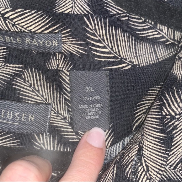 VAN HEUSEN Short Sleeve Button Down Shirt XL - Picture 10 of 11